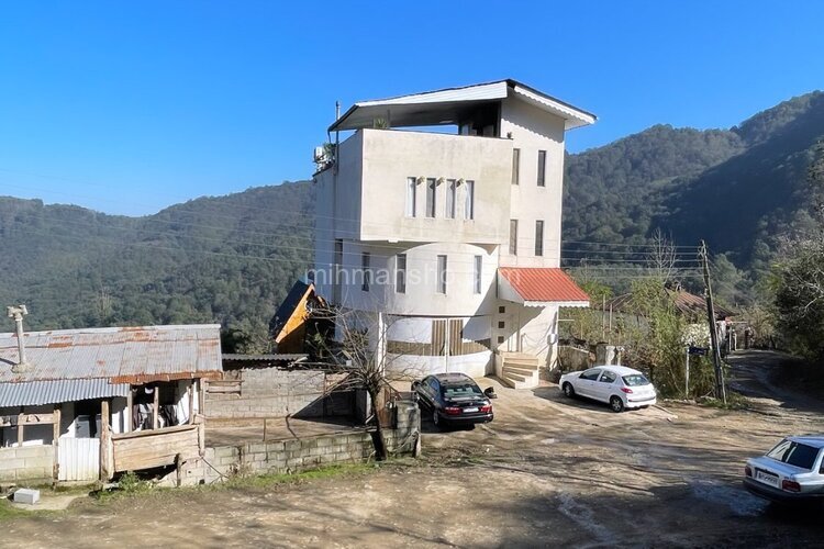 واحد در طبقه دوم ویلا نارون رامسر