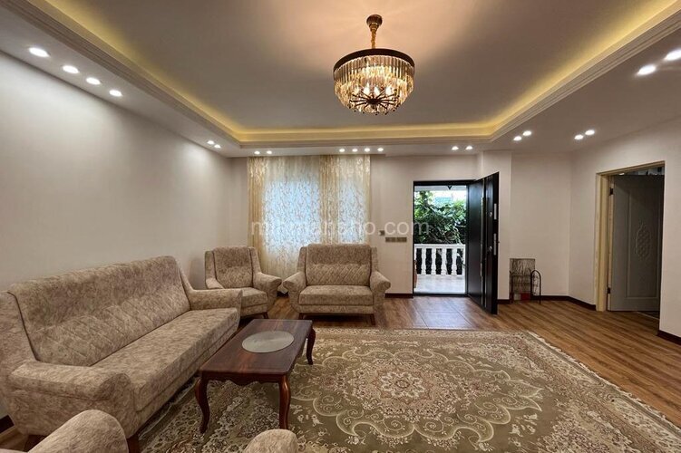 واحد استخردار در طبقه همکف ویلا در تنکابن