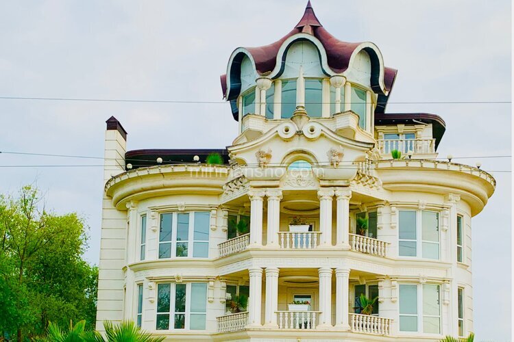ویلا عمارت استخردار 5 طبقه 6 خواب تچرا در رودسر