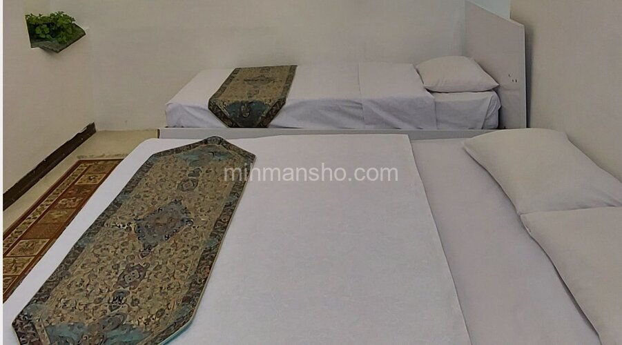 اتاق دو تخته شمعدونی اقامتگاه بوم گردی در اصفهان