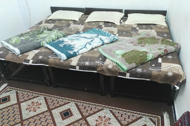 اتاق 3 تخته در مهمانسرا لار