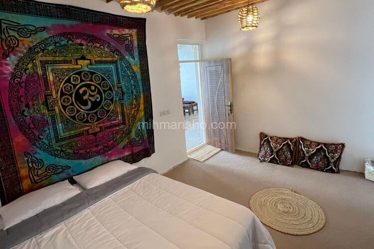 اتاق یک تخت دبل هفت چاکرا در بومگردی طبل