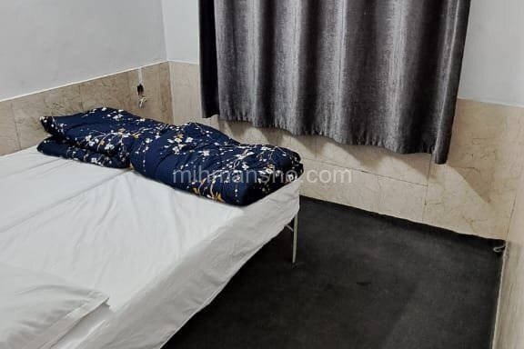 اتاق 20 متری در مهمانپذیر مشهد