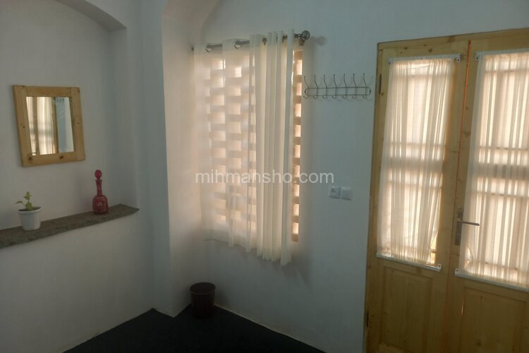 اتاق آترین بانو در اقامتگاه بومگردی کاشان