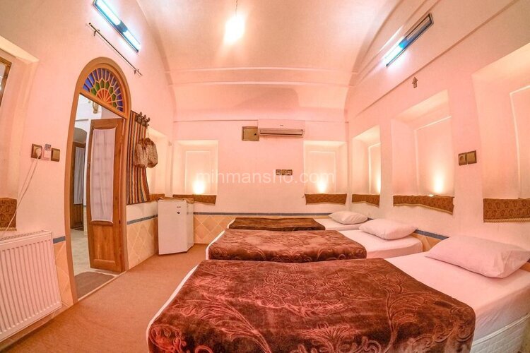 اتاق 3 نفره زیبا دخت در اقامتگاه بومگردی یزد