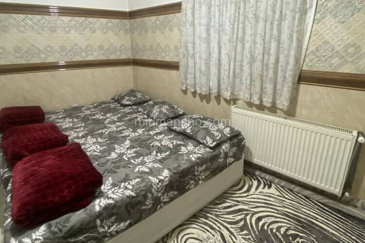 واحد سه تخت در مسافرخانه مشهد