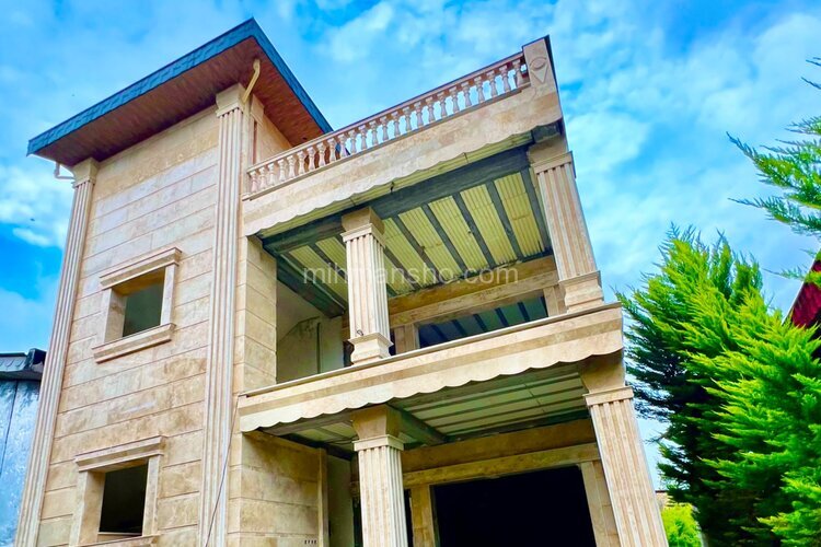 سوئیت تراس دار در طبقه دوم در متل قو