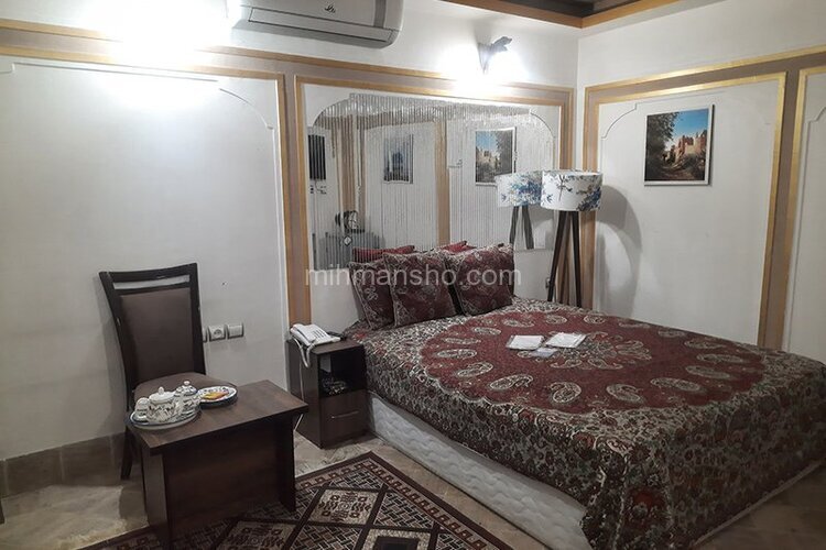 اتاق دو نفره در هتل سنتی در یزد