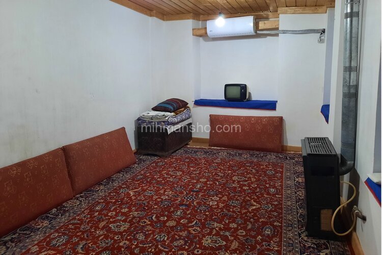 اتاق سرای کوچک در اقامتگاه بومگردی بومخانه ددنگه گرگان