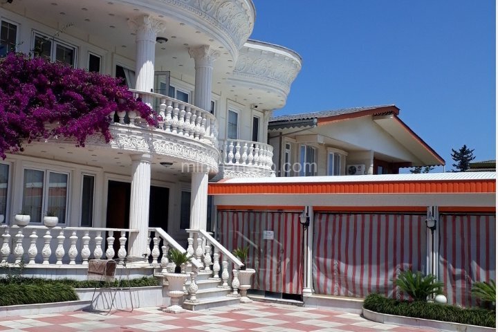 خانه ویلایی لوکس استخردار فاخته در رودسر