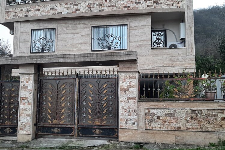 واحد دو خواب برگل 2 در طبقه اول ویلا رامسر | نمای ساختمان