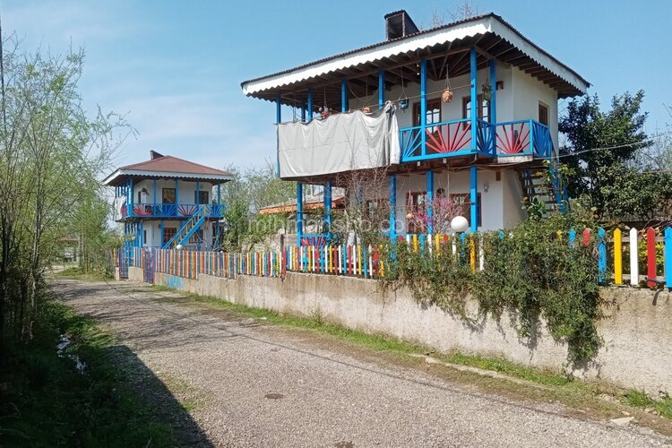 اتاق 3 در اقامتگاه بومگردی رشت