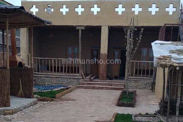 اتاق بنفشه در اقامتگاه بومگردی گالیکش