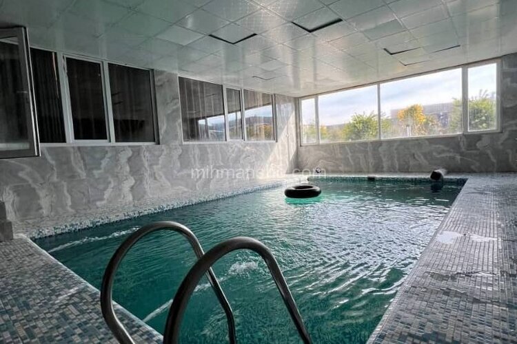 ویلا دوبلکس سه خواب استخردار مدرن در چهارباغ