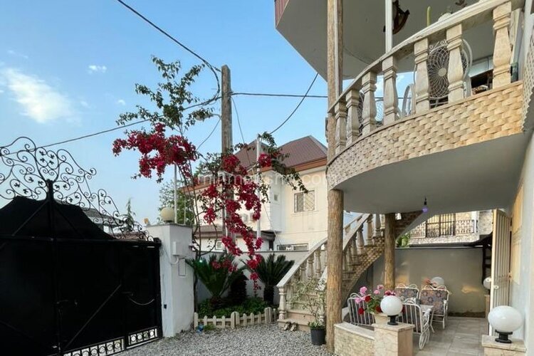 واحد دوخواب ساحلی طبقه همکف ویلا آرین در متل قو