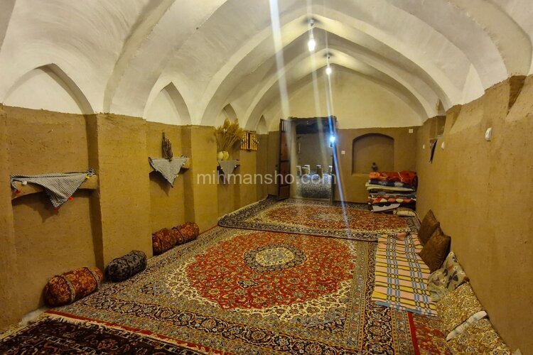 اتاق 30 متری در بوم گردی نائین