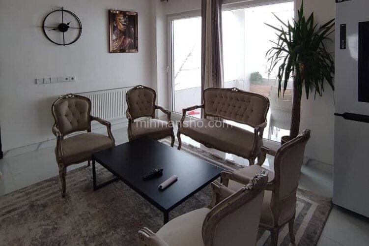 واحد تکخواب جکوزی دار در طبقه اول در مینودشت