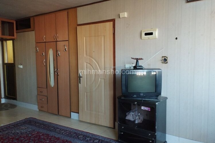 آپارتمان مبله تک خواب طبقه 1 در تیران و کرون