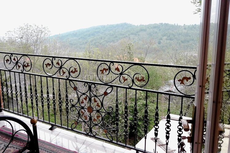 واحد مبله تکخواب در طبقه اول ویلا رادین در سوادکوه