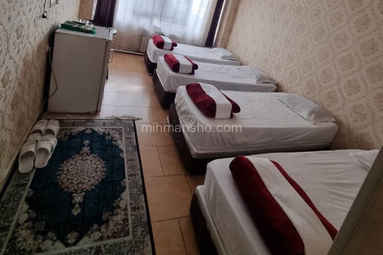 واحد چهار تخت در مهمانپذیر در میدان امام خمینی
