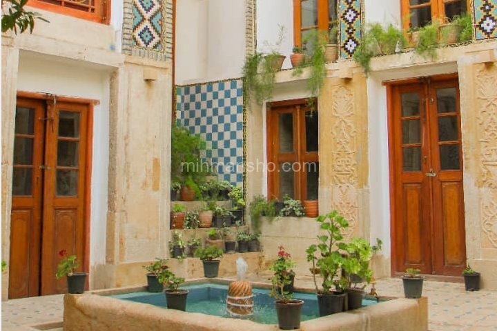 اتاق نن جون در بومگردی شیراز