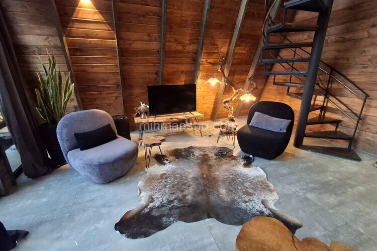 کلبه سوئیسی دوخواب جکوزی دار در چالوس