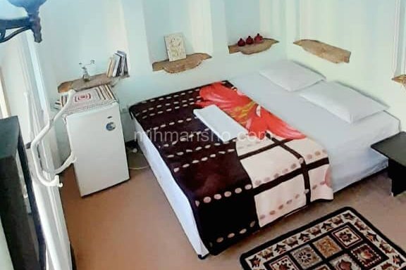 اتاق 8 در اقامتگاه بومگردی شیراز