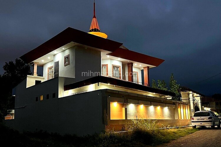 ویلا دوبلکس 4 خواب استخردار مبله در چالوس