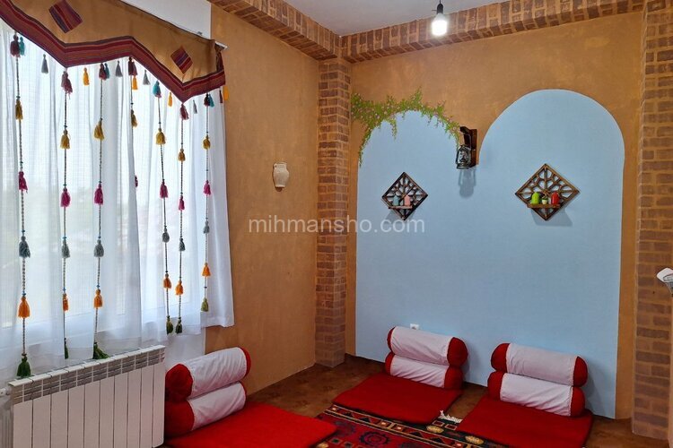 اتاق ناریکا در اقامتگاه بومگردی فومن