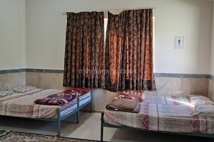 اتاق 4 تخت در اقامتگاه بومگردی آمل 2