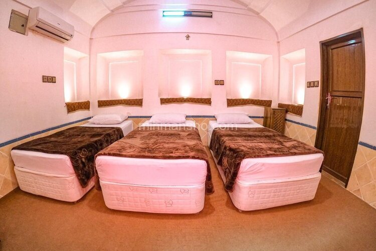 اتاق 3 نفره زیبا دخت در اقامتگاه بومگردی یزد