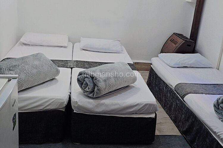 سوئیت سه تخت مولوی در مشهد