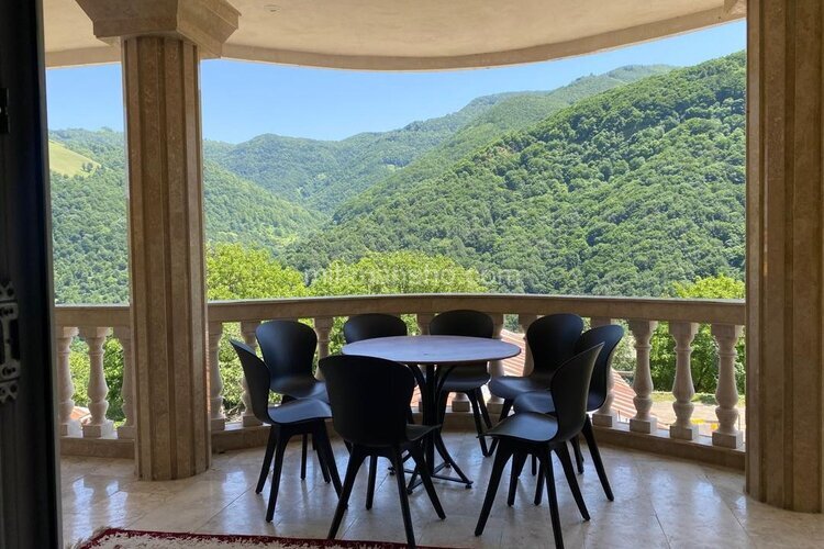 واحد مبله سه خواب در طبقه اول ویلا در آستارا