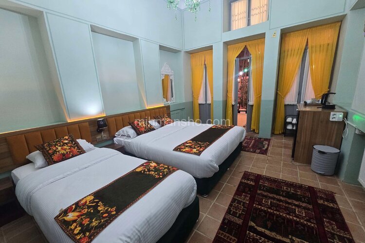 اتاق میناکاری (3) در بومگردی اصفهان