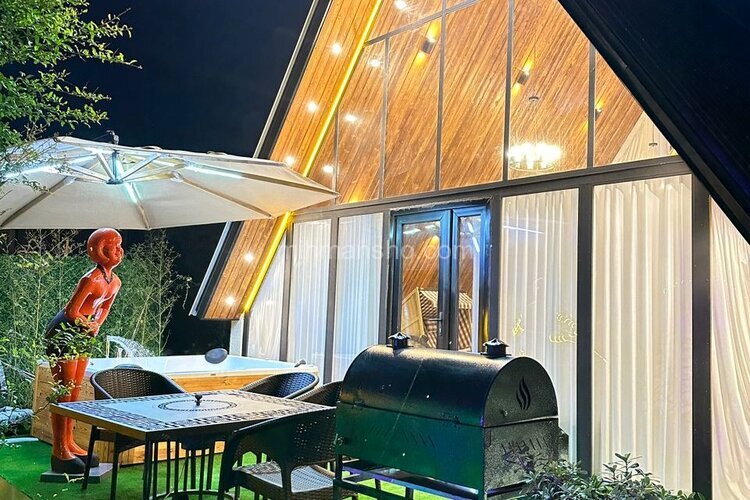 کلبه سوئیسی دوخواب زرین در نور