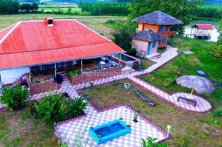 ویلا در روستای میانده صومعه سرا