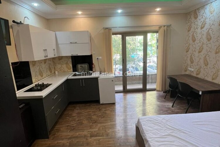 سوئیت 38 متری در میدان ولیعصر