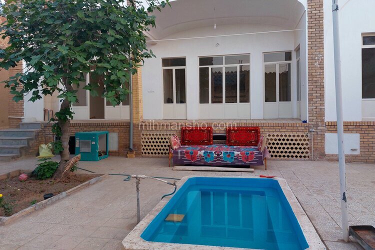 خانه سنتی ویلایی در کاشان