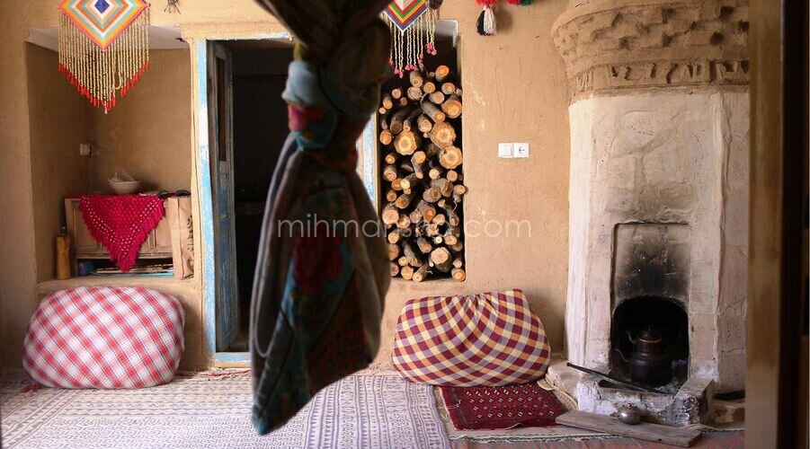 اقامتگاه بومگردی تیزک در ابرکوه