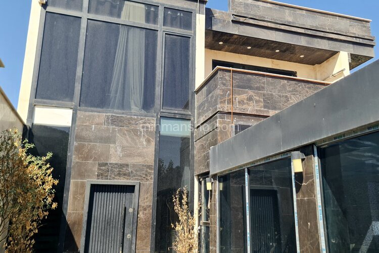 ویلا دوبلکس استخردار سه خواب در چهارباغ