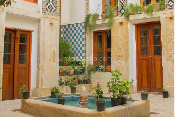 اتاق آقا بزرگ در بومگردی شیراز