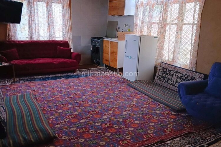 واحدگل یاس در اقامتگاه سنتی بهشهر