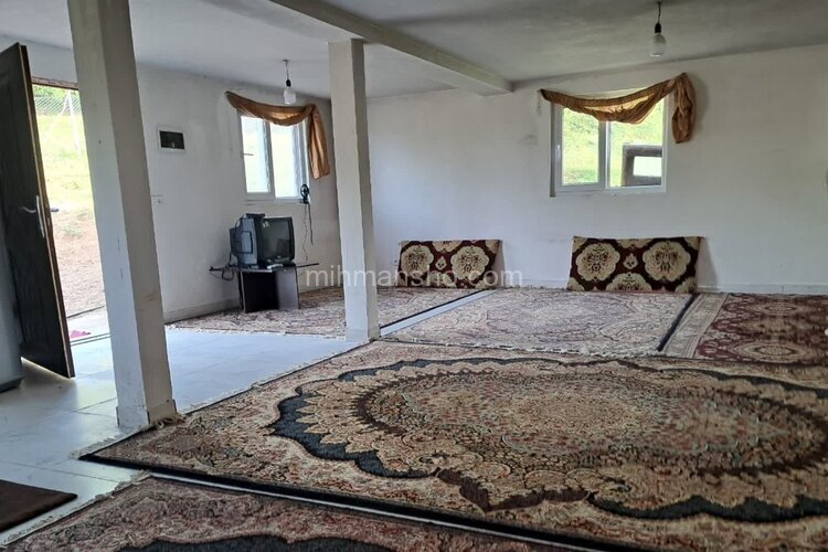 واحد مبله دوخواب در طبقه همکف ویلا در شفت