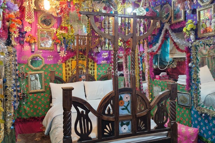 اتاق حجله در اقامتگاه بومگردی قشم