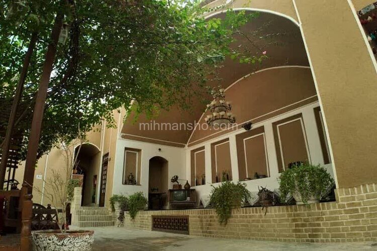 اتاق دو تخته در هتل سنتی در یزد