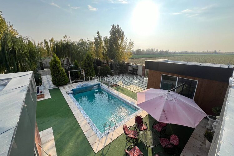 ویلا استخردار سه خواب با زمین فوتبال در تهراندشت