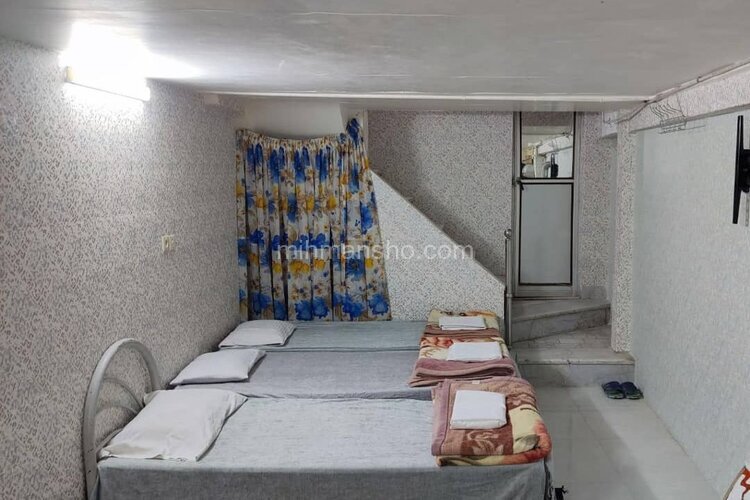 سوئیت چهارتخت در مسافرخانه مشهد