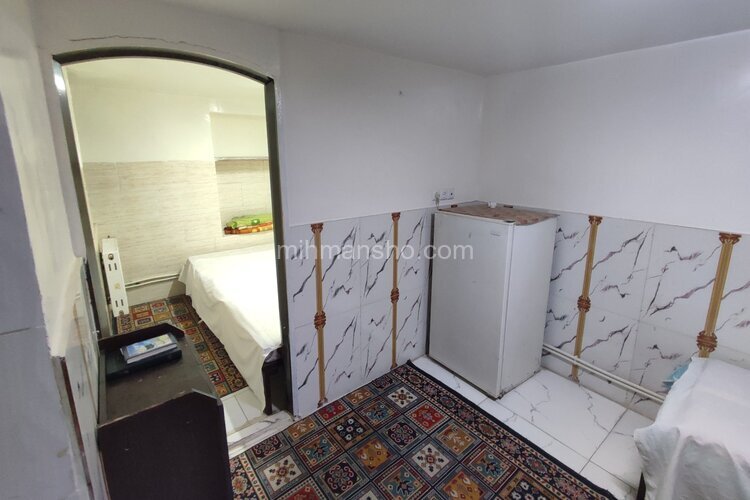 واحد کریم الدینی در مسافرخانه مشهد