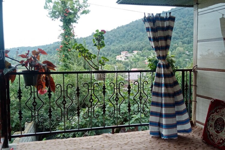 واحد تکخواب جنگلی در طبقه اول ویلای ماسال