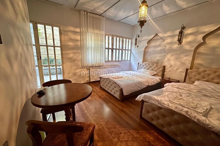 واحد 20 متری در هاستل تجریش